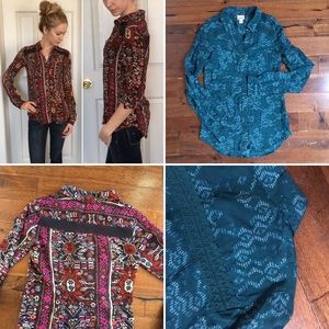 Bundle of 2 buttondown shirts.